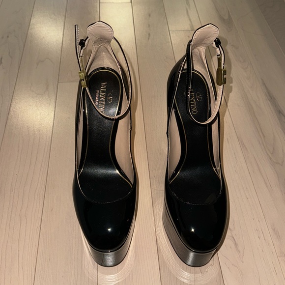 AUTHENTIC Valentino Ankle Strap Classic Platform Size 39.5 BRAND NEW - Picture 1 of 8